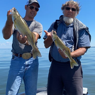 Fishing for walleyes with epic guide service