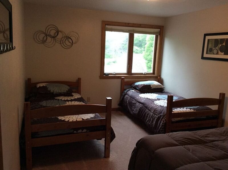 Green Bay Vacation Rental - Bedroom